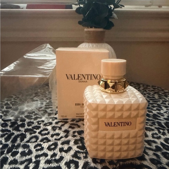 NEW Limited edition Valentino Donna Born In Roma Rendez-Vous Ivory Eau 3.4oz - Picture 1 of 8